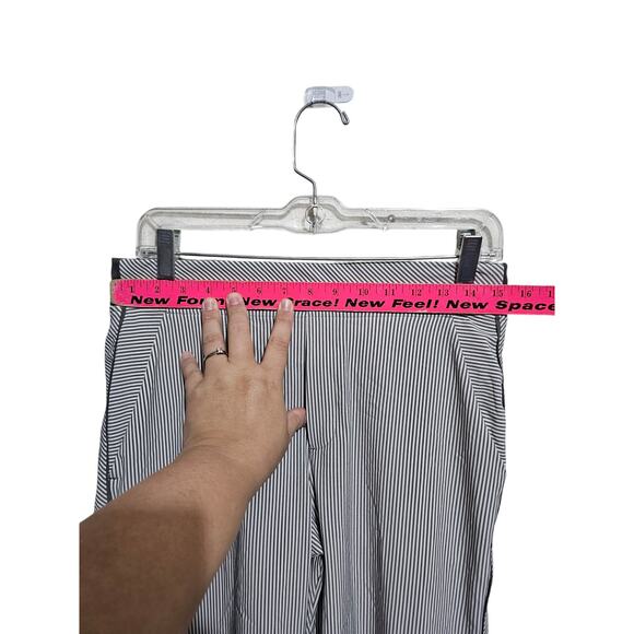 Athleta Brooklyn Textured Ankle Pant Womens Gray Striped Size 8  (838) - Picture 6 of 10